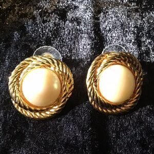 Mabe Style Faux Pearl Button Huggie Earrings Gold Tone Pierced Vintage MCM